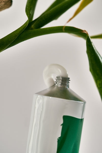 [Haruharuwonder] Siyah Bambu Besleyici Sakinleştirici El ve Tırnak Kremi 50ml